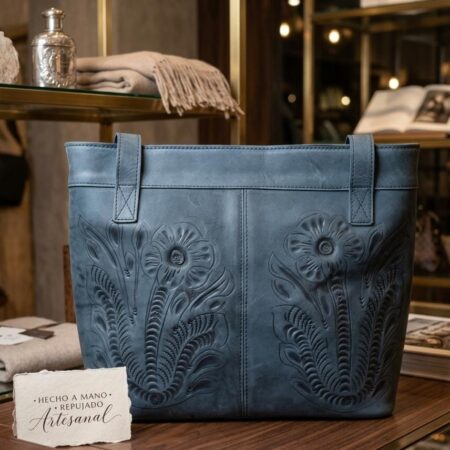 Cartera cuero repujado grande
